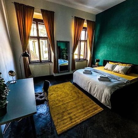 ティミショアラCozy & Charming Apt. Downtownアパートメント エクステリア 写真