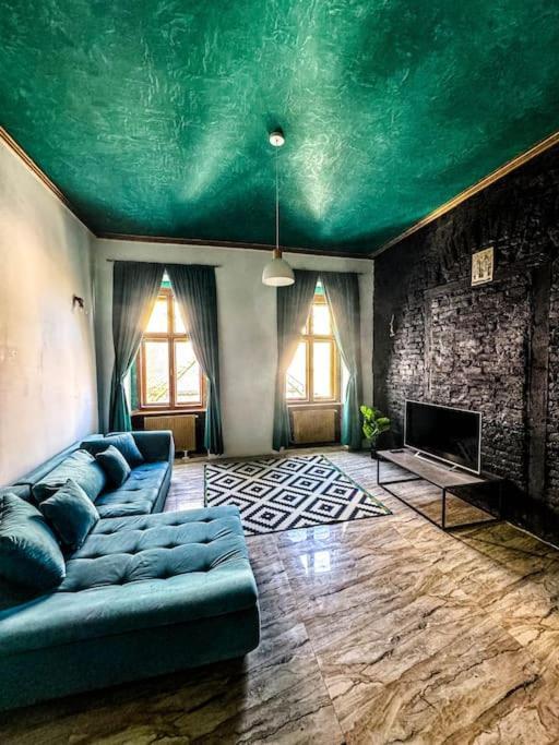 ティミショアラCozy & Charming Apt. Downtownアパートメント エクステリア 写真
